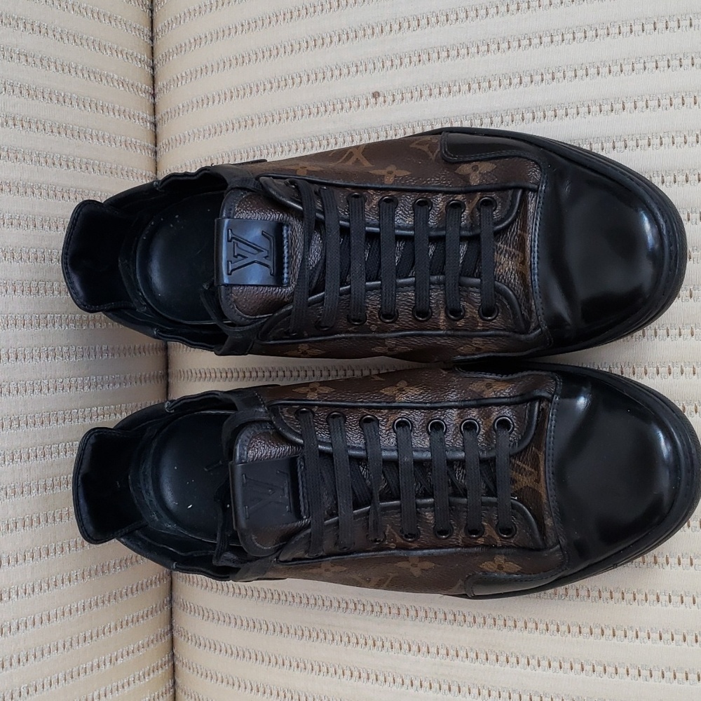LOUIS VUITTON LV MONOGRAM LOW TOP SNEAKERS SHOES - Picture 3 of 9